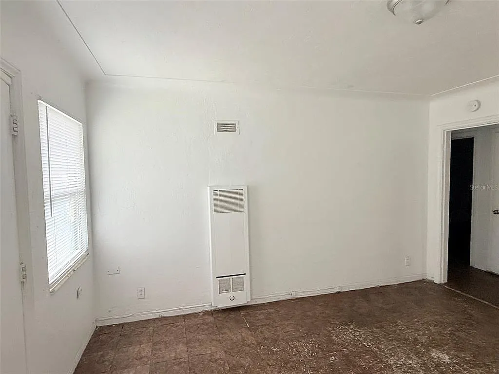 2 bed, 2.0 bath, 900 sqft, $1,295 — Photo 3