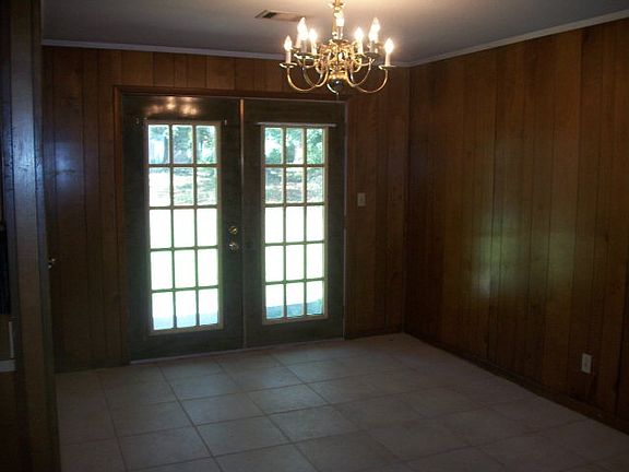 4th image of 1605 Galaxie Dr