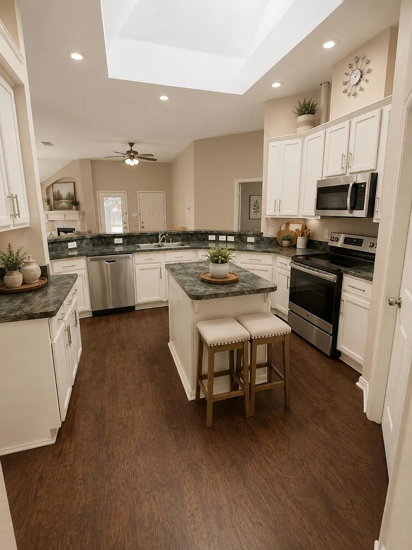 1814 Roundrock — Photo 3