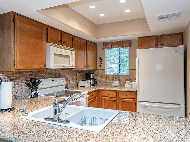 7601 N Calle Sin Envidia #40 — Photo 8
