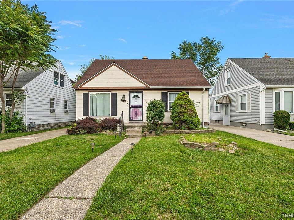 1st image of 4230 University Pl