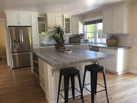 2nd image of 3890 Paseo Grande