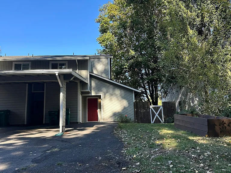 605 Andrew St #B — Photo 1
