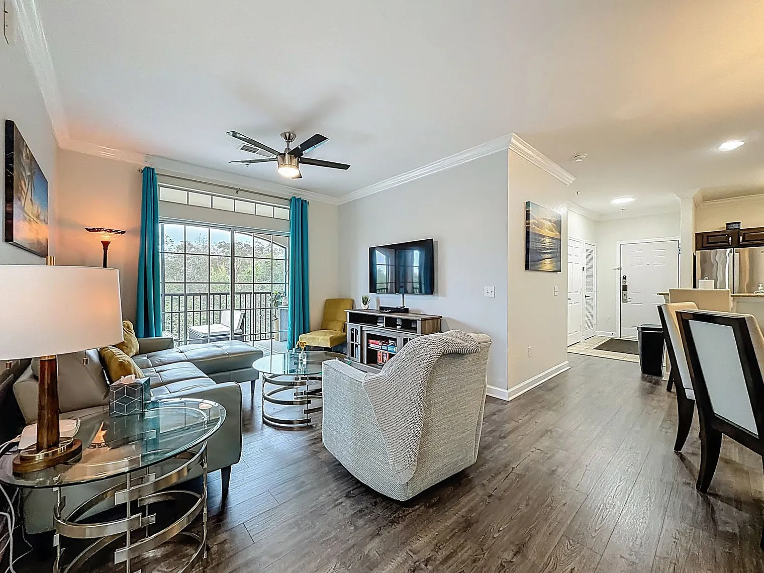 3 bed, 2.0 bath, 1205 sqft, $4,290 — Photo 4