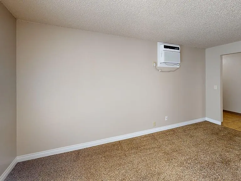 240 W Furnish Ave #8 — Photo 6