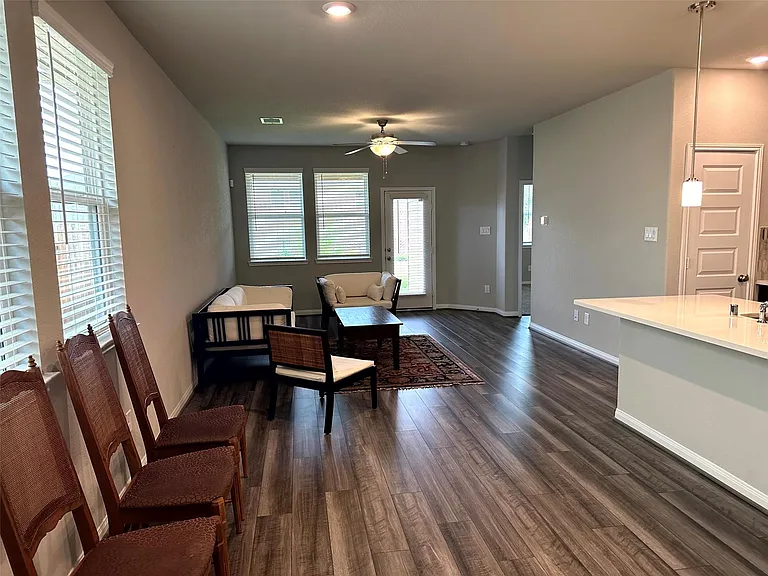 7072 Silverleaf Oak St — Photo 2