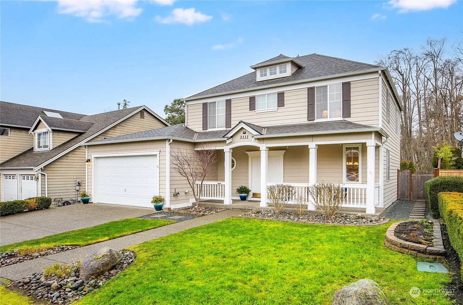 3111 Maplewood Circle NE photo 1