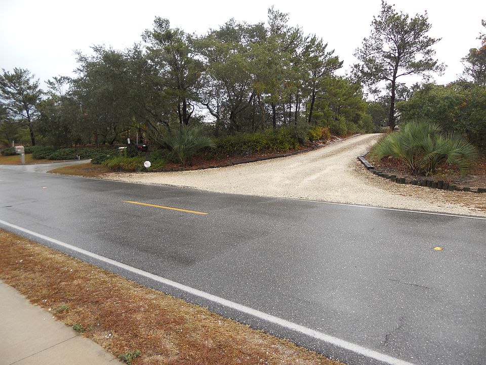 31082 River Road, Driveway