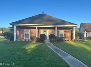 253 E Meade St, Pearl, MS 39208