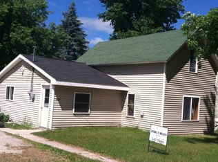 6419 E Edgar St, Pellston, MI 49769