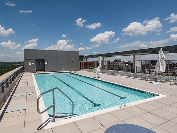 Swimming pool on the roof