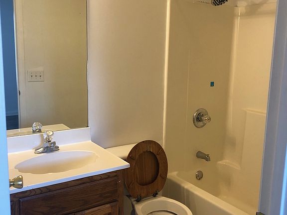 5th image of 304 Canova Ct