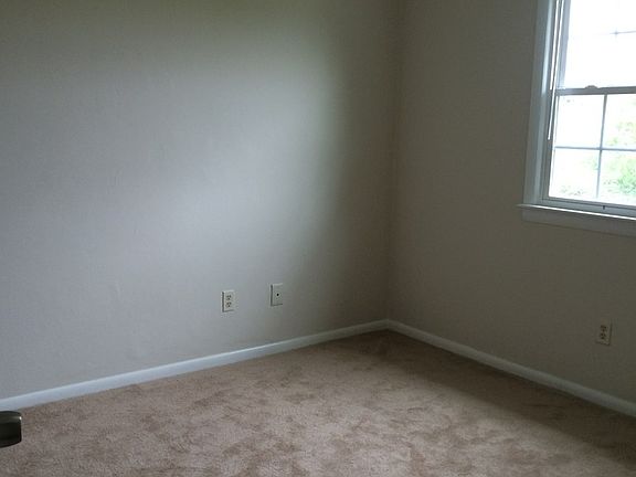 4th image of 840 Little Bay Ave APT 6