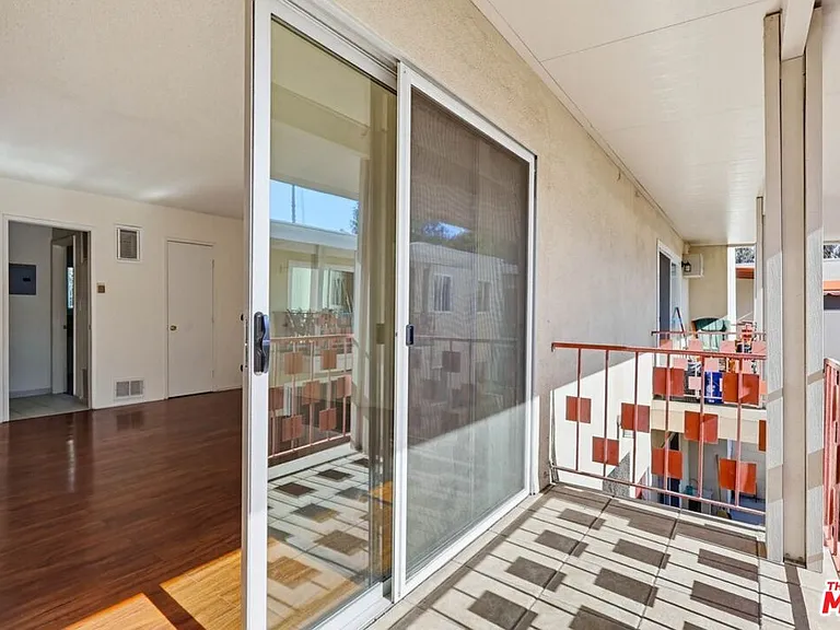 515 N Alfred St #206 — Photo 22