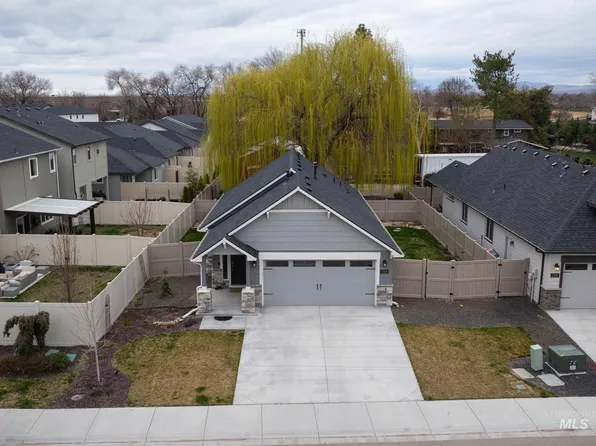 1398 W Woodpine St, Meridian, ID 83646