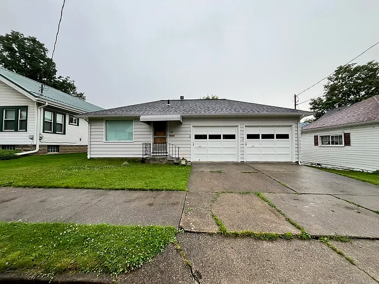 664 Davenport St — Photo 3