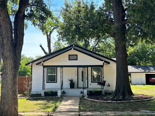723 Plum St, Graham, TX 76450
