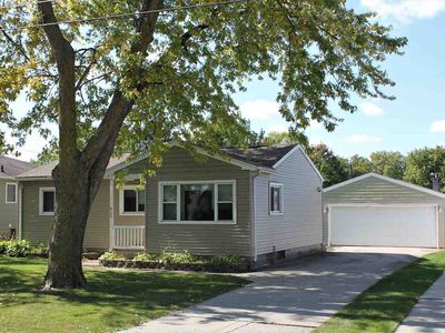 820 Dena St, Waterloo, IA, 50702