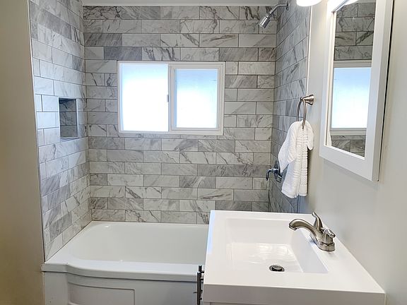 2nd image of 3225 S Green St #D