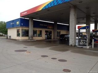 4012 Davison Rd, Burton, MI 48509