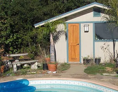 Sauna building & cooling room.