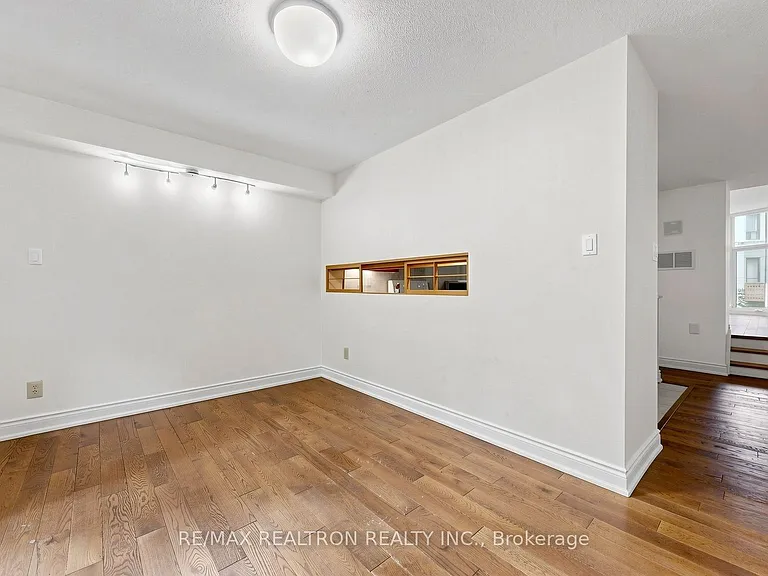 30 McGill St — Photo 14