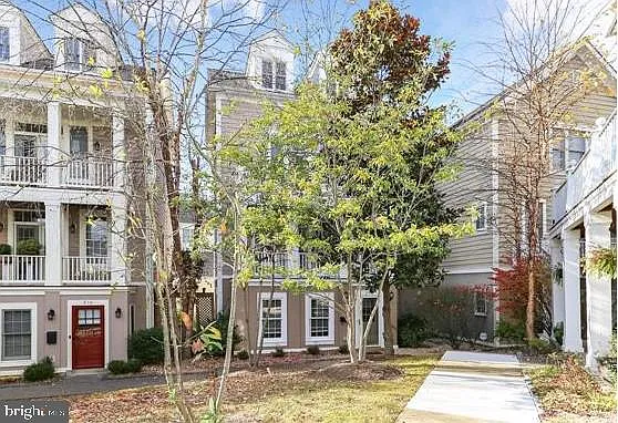 214 Hart Mews — Photo 2