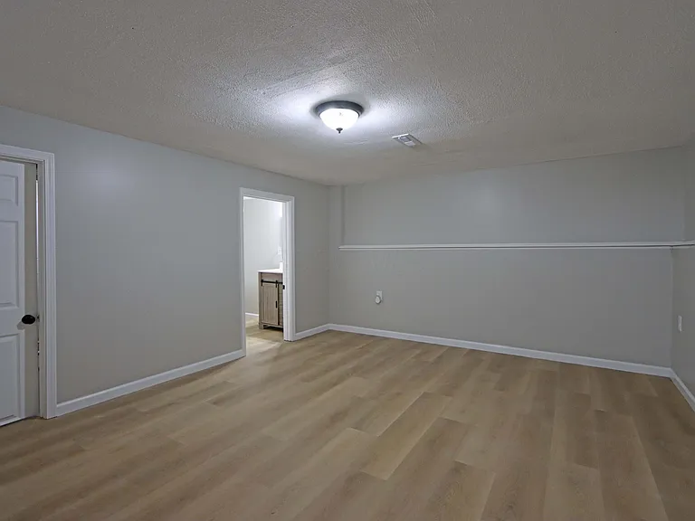 1686 Jupiter Ave — Photo 34