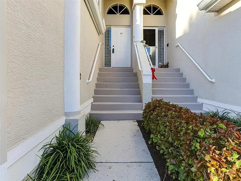 13093 Castle Harbour Dr #L10 — Photo 18