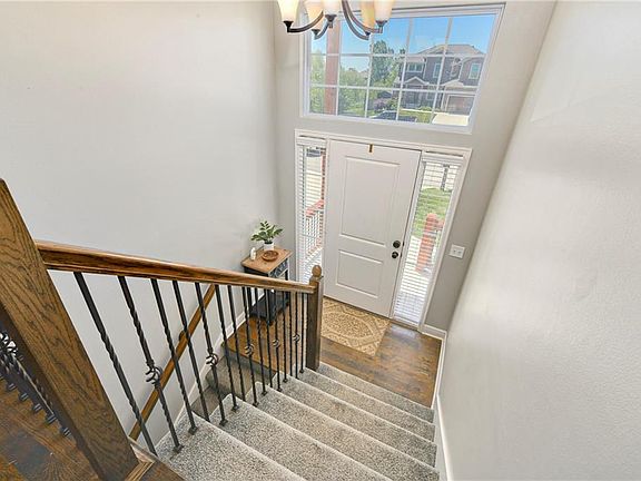 5th image of 2511 E Maple Ct