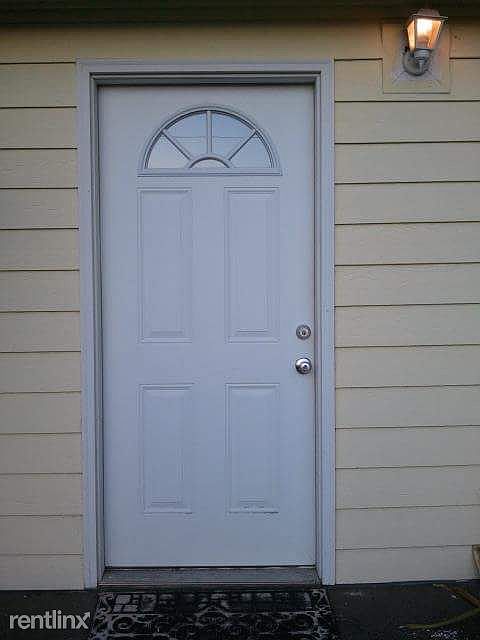 1st image of 504 1/2 N 1st St