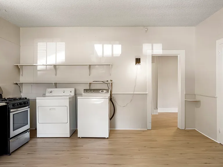 1105 E Boulder St — Photo 13