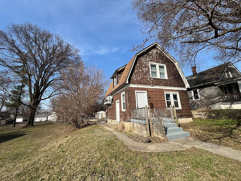 1st image of 2311 Grand Ave