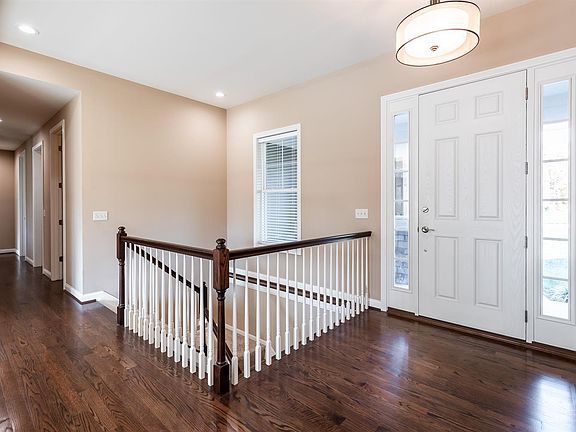 4th image of 7661 Piney Meadow Ln