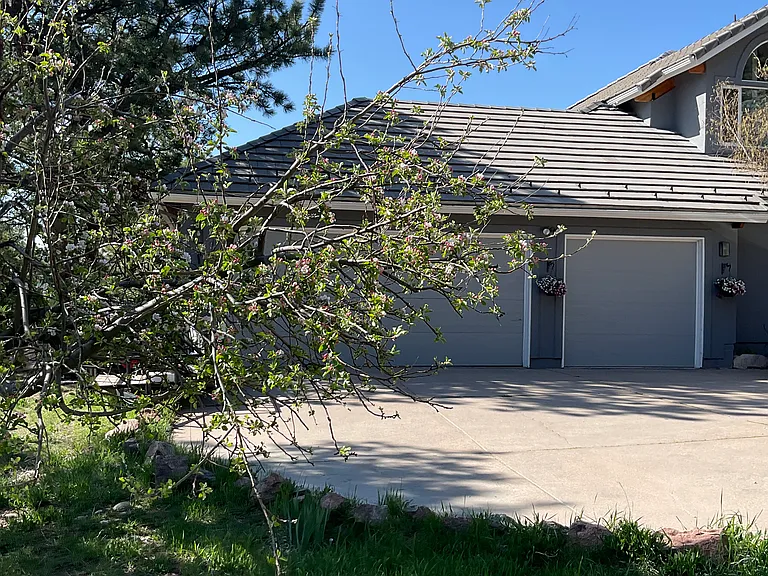 673 Rembrandt Rd — Photo 3
