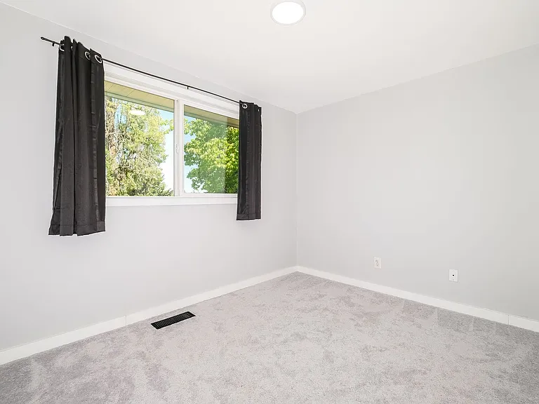 14630 3rd Ave SW — Photo 17