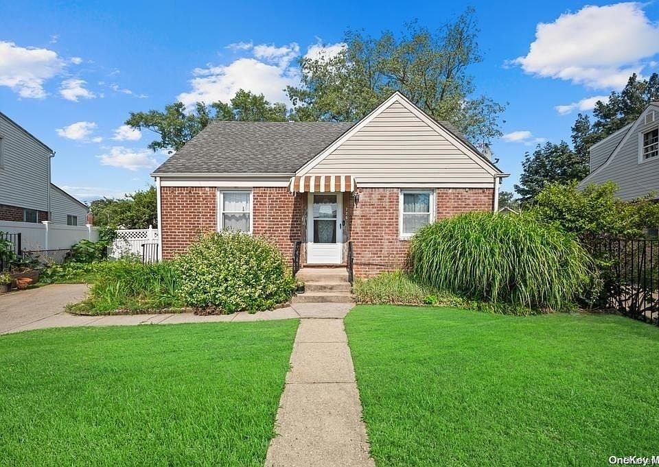 1st image of 725 Newton Avenue