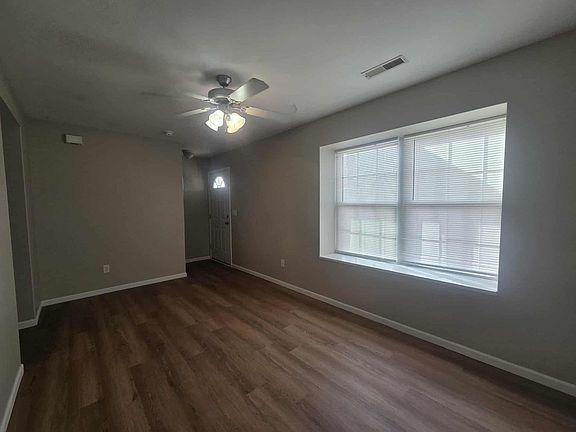 3rd image of 936 W 8th St