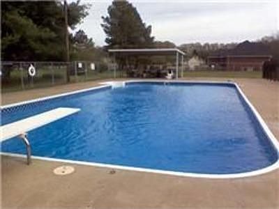 1st image of 135 Laurel Ln