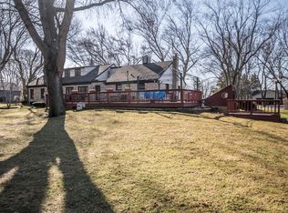 N94W15728 Ridgeview Dr, Menomonee Falls, WI 53051