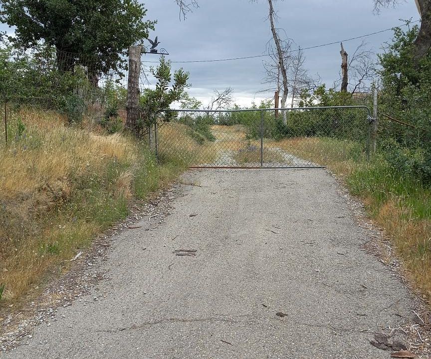 2nd image of 10400 Red Bluff Rd