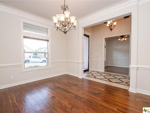 3rd image of 2209 Deerfield Dr