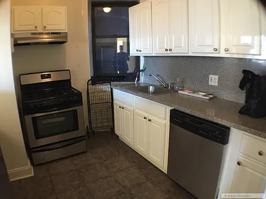 Rented by Sovereign Associates | media 7