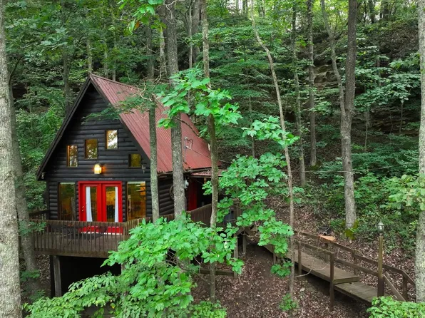 8 Debbie Ln, Stanton, KY 40380