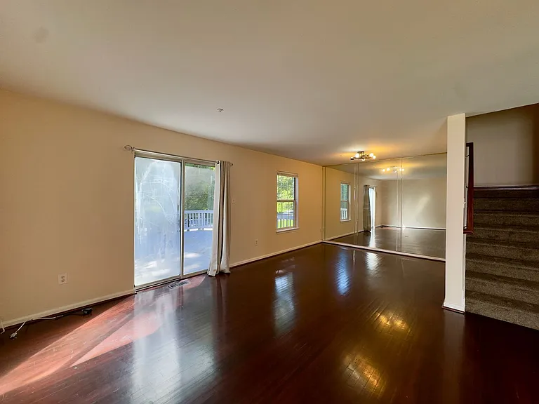 9520 Oak Trace Way — Photo 4