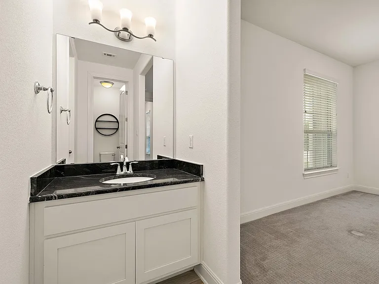 4705 Napoli Shore Dr — Photo 32