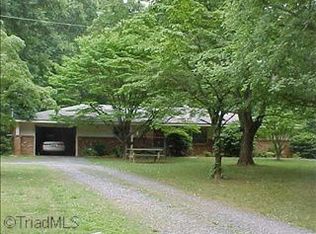 975 Foxfire Rd, Asheboro, NC 27205