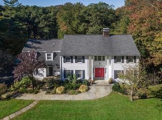 28 Hitching Post Ln, Chappaqua, NY 10514