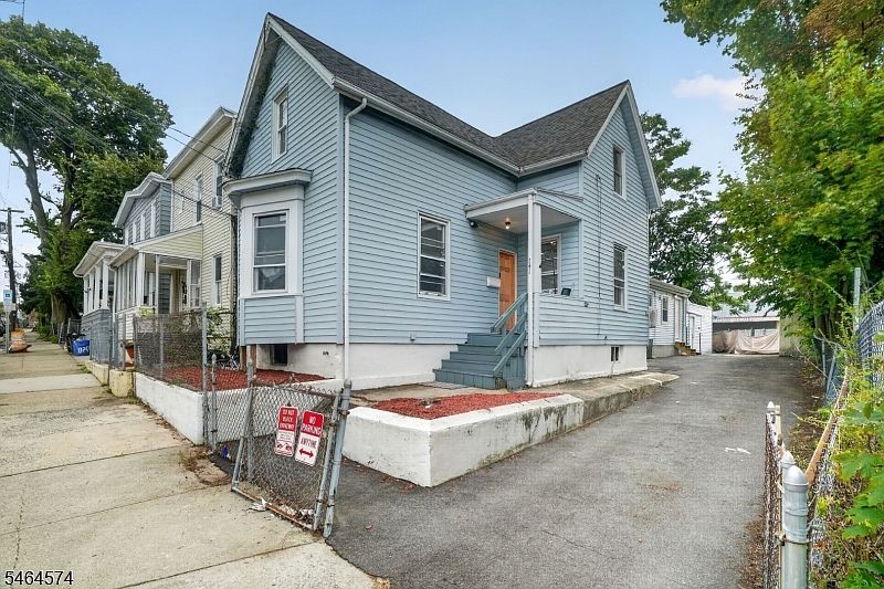 1st image of 141 Kearney St