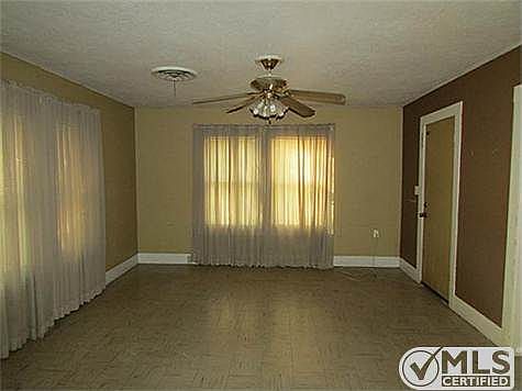 2nd image of 1009 W Green St